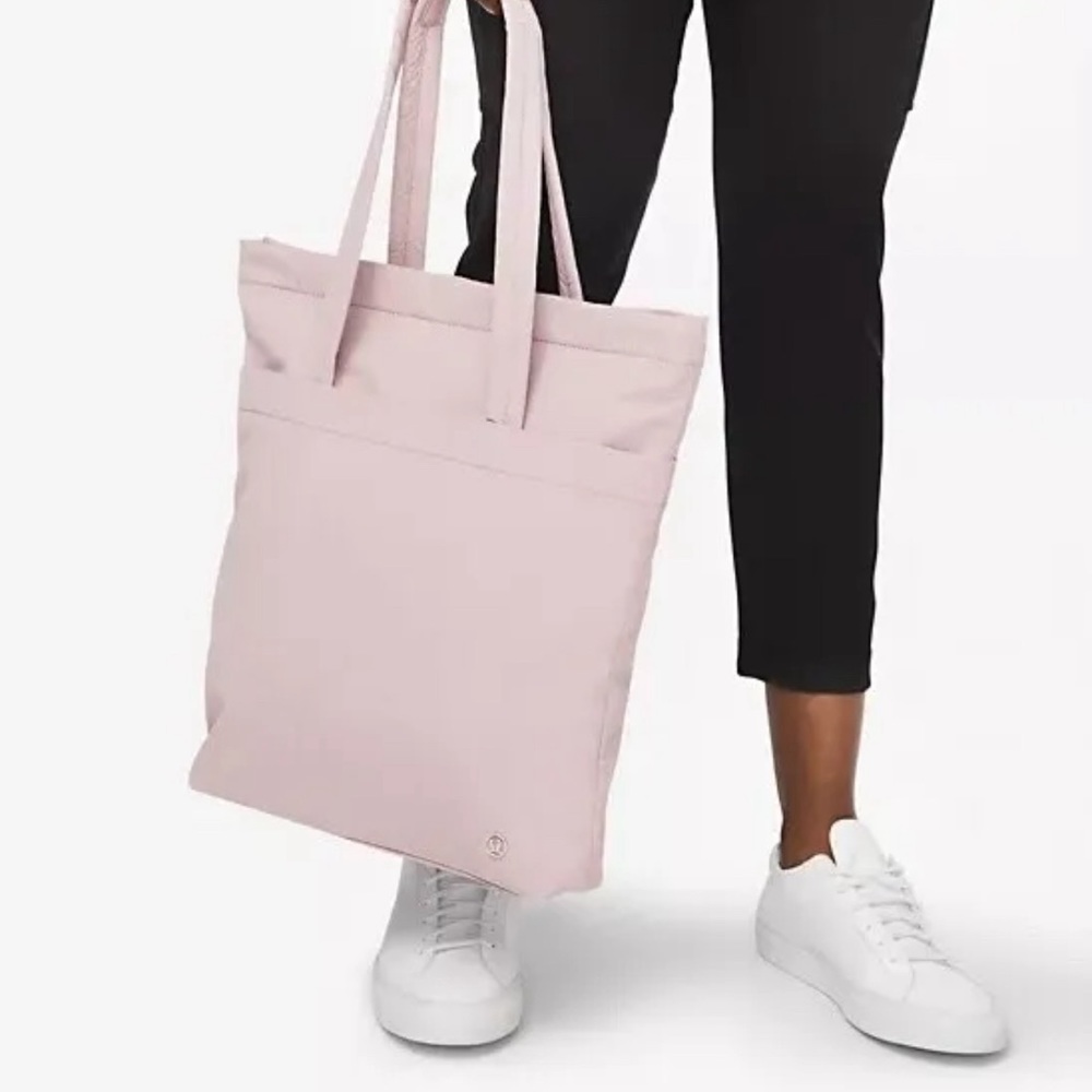 Lululemon tote bag
